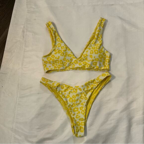 Zaful Leopard Heart Print  Reversible High Cut Bikini  L Yellow Swim Casual - Picture 1 of 9